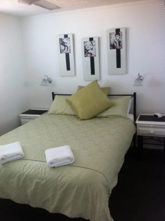 Aparthotel Merrima Court Holidays Caloundra